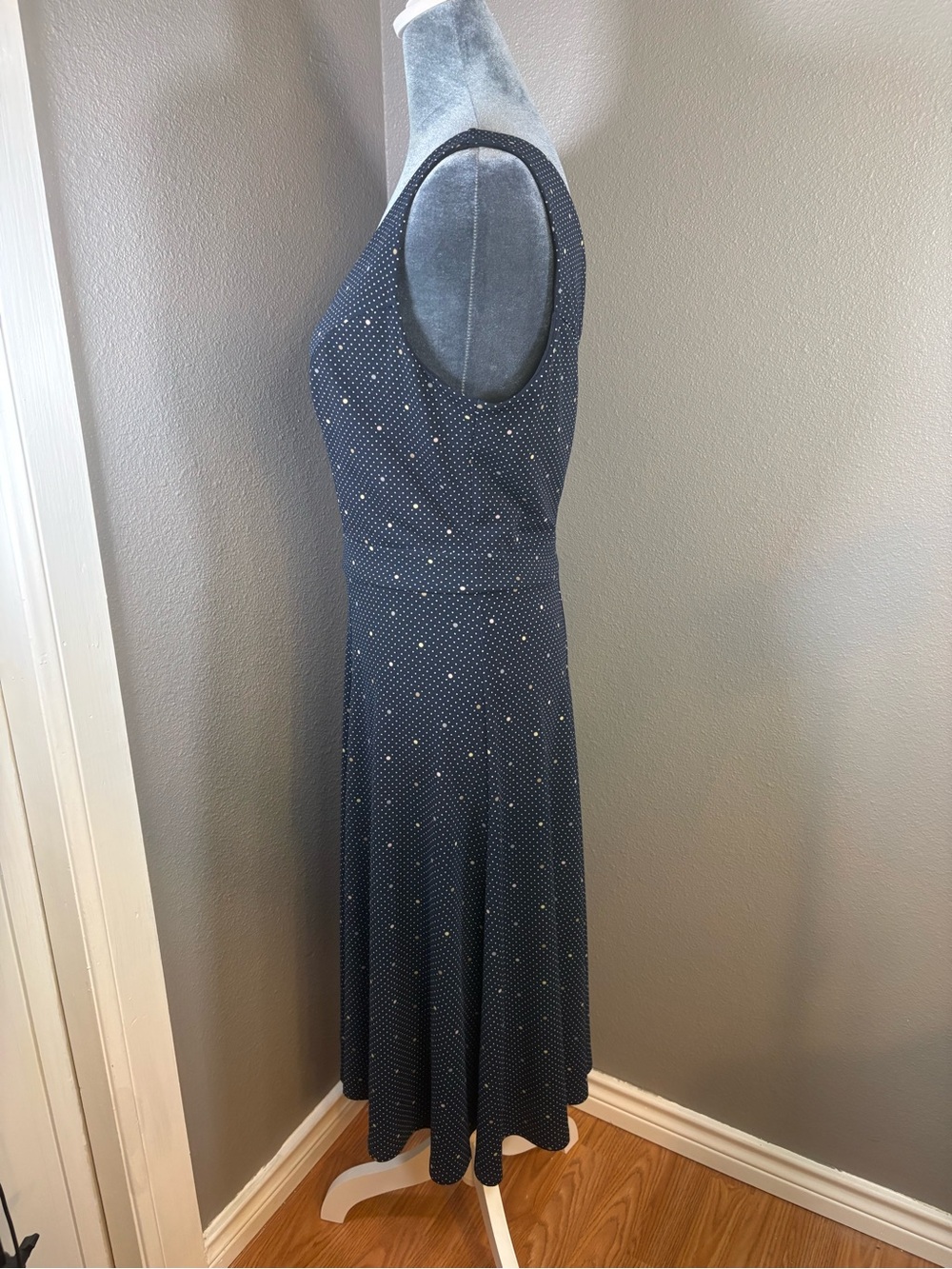 Ann Taylor Navy Sleeveless V-Neck Midi Dress with Dot Detail Size 10 - Picture 6 of 10